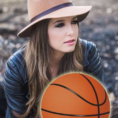 Lyndsey Elm stars on 'The Voice' after playing basketball in high school